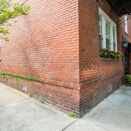 Linda'S On Lincoln Apartment Савана Екстериор снимка