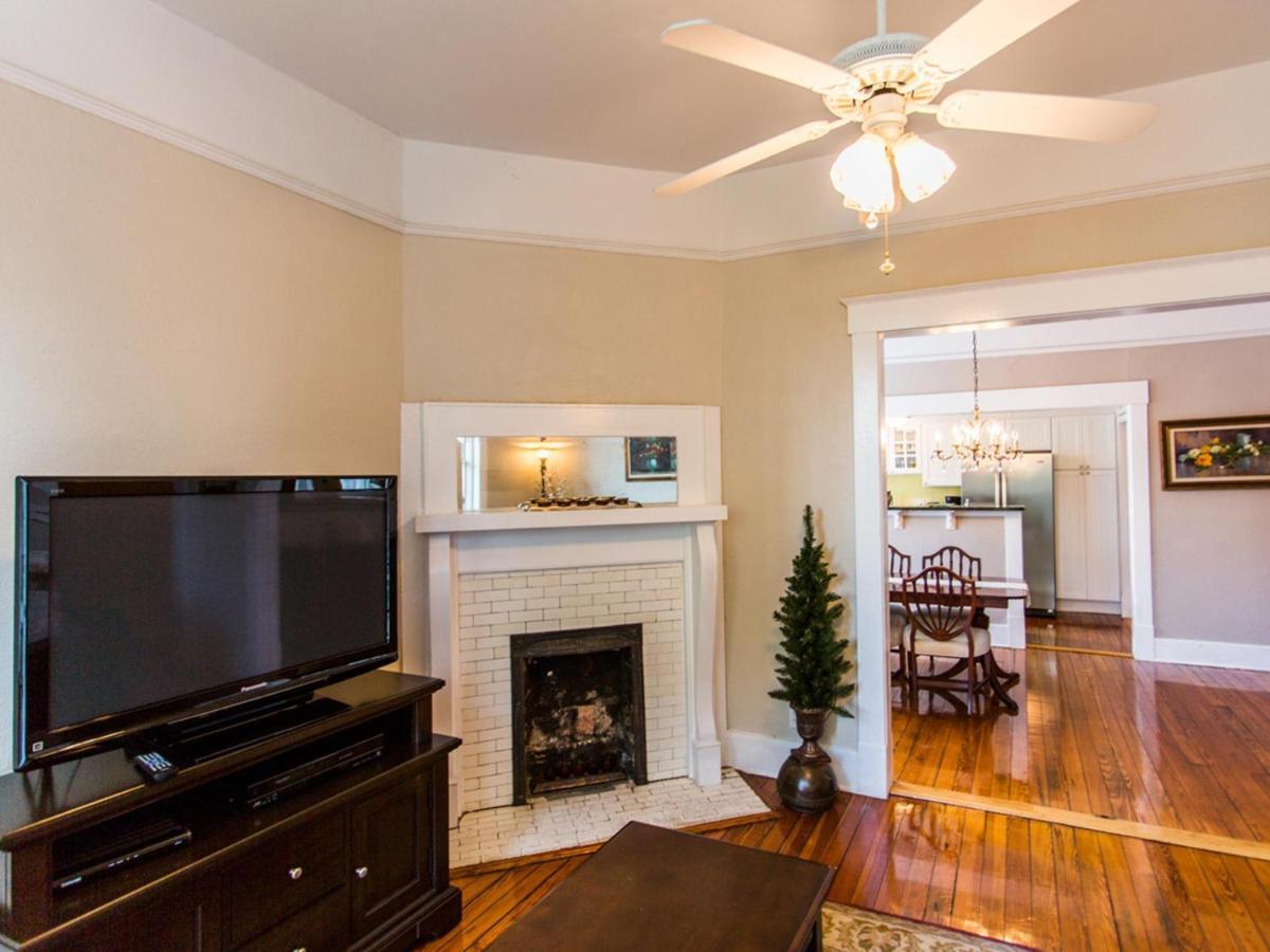 Linda'S On Lincoln Apartment Савана Екстериор снимка