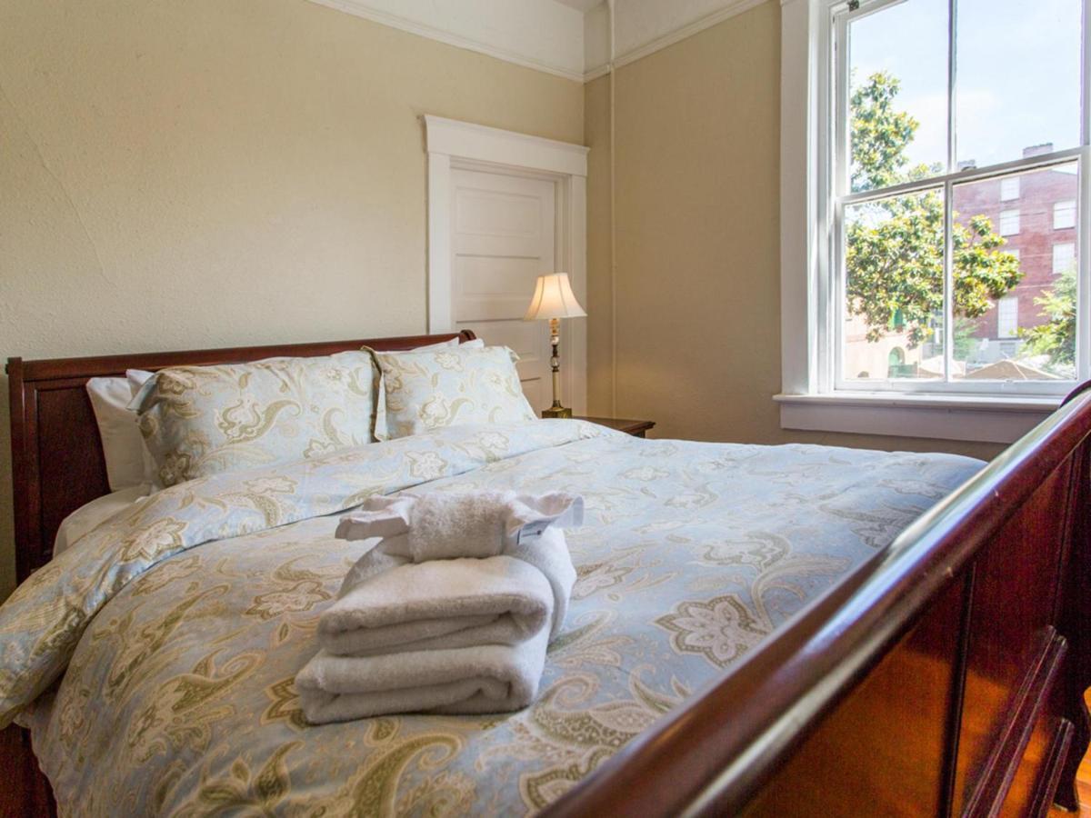 Linda'S On Lincoln Apartment Савана Екстериор снимка