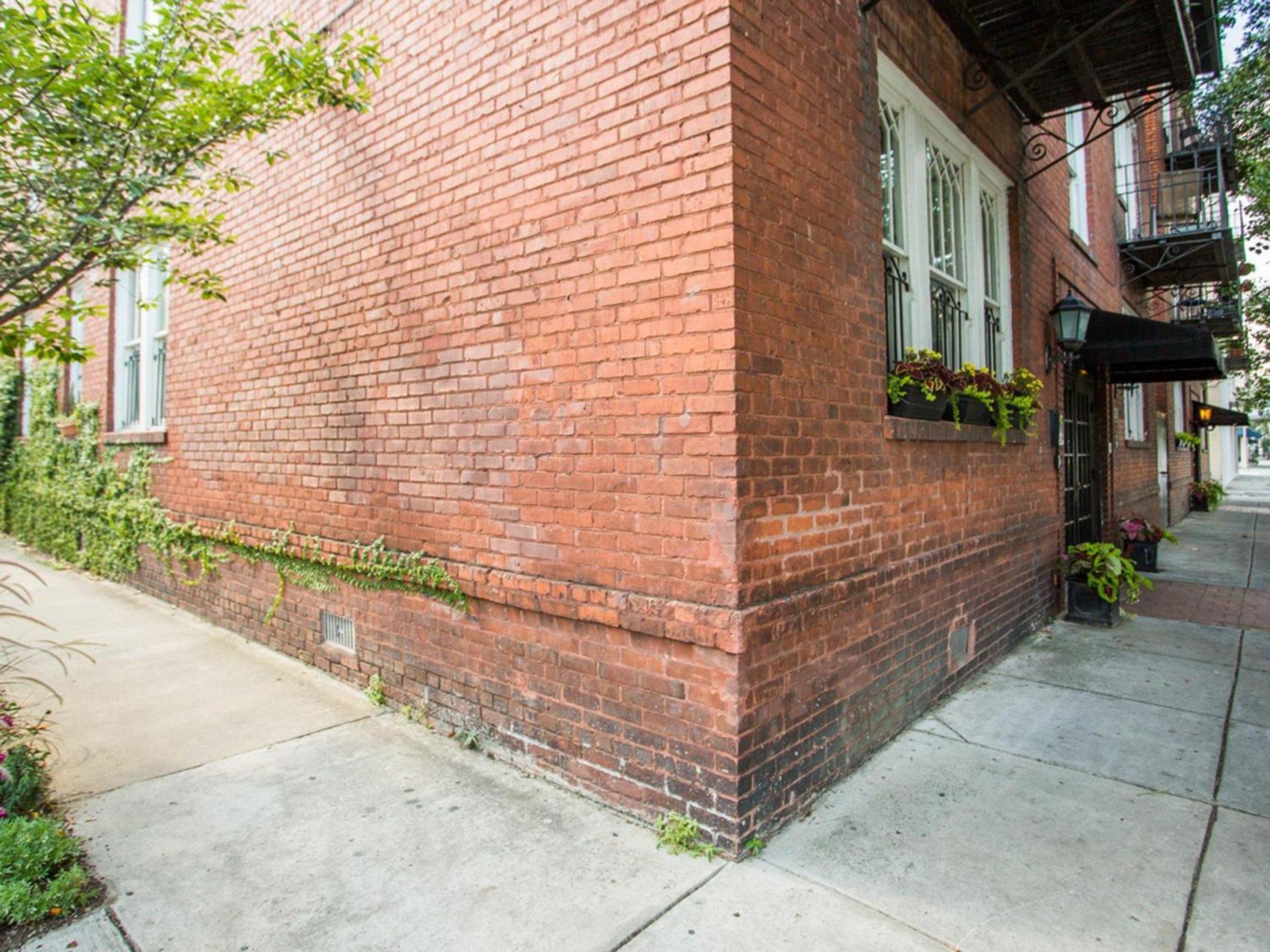 Linda'S On Lincoln Apartment Савана Екстериор снимка